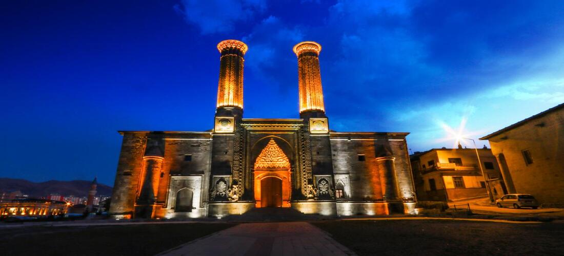 Çifte Minareli Medrese